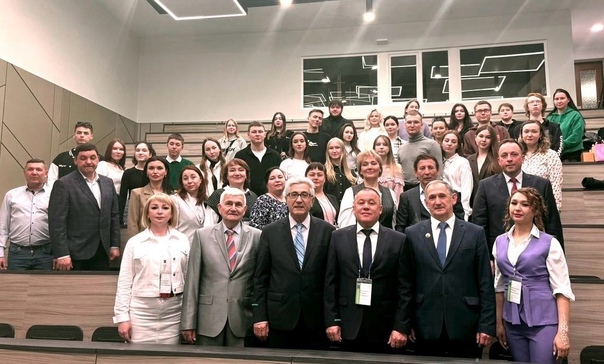Руководство Янаульского района организовало встречу со студенческой молодежью в столице соседнего региона - Казани